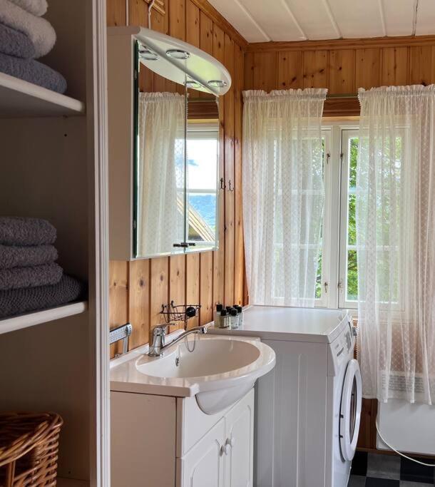 « Sofly Cottage », Le Charme Pur Noresund Екстериор снимка